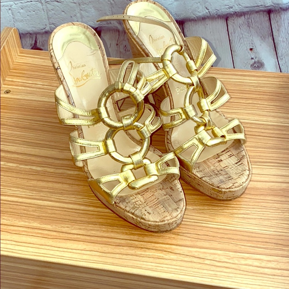 Gold Wedges